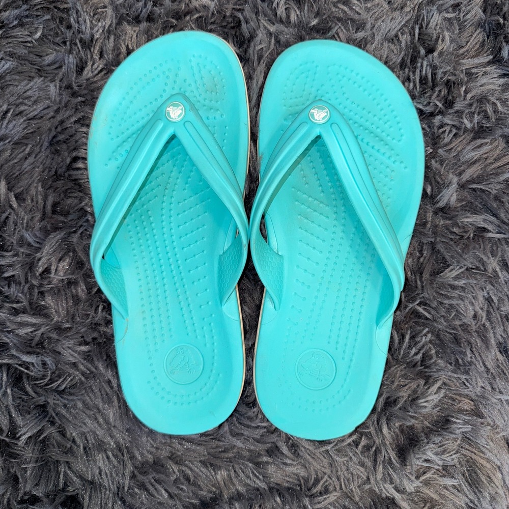 Crocs Flip Flops Sandals Women 6 Men 4 Teal Blue Lightweight Beach Pool Shoes